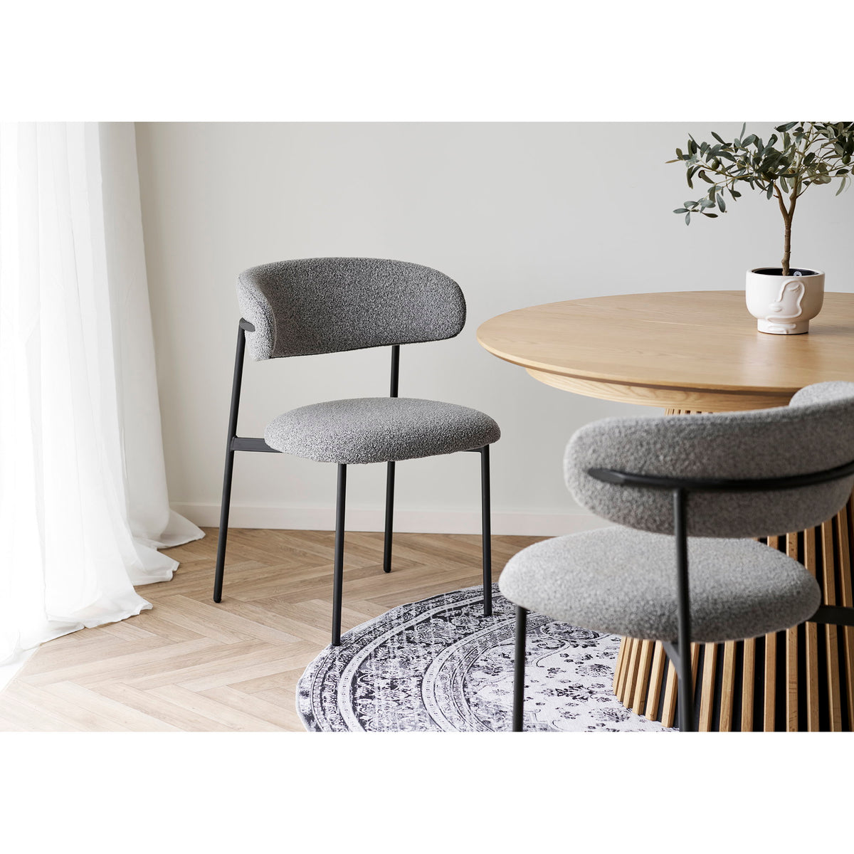 Mira eetkamerstoel - bouclé, lichtgrijs (set van 2)
