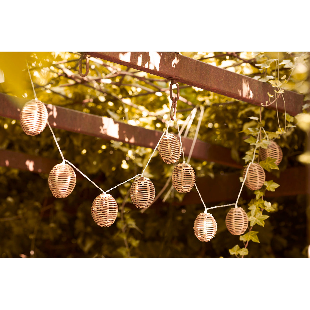 Carlisle LED String Light - Lichtsnoer, polyrattan/metaal, naturel/zwart