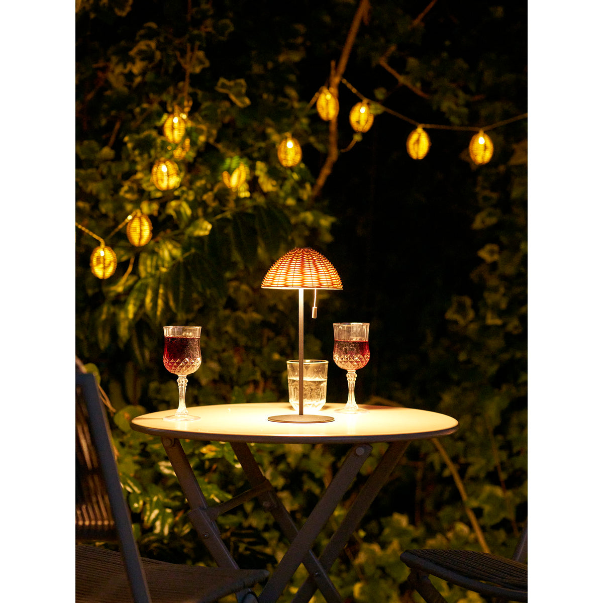 Carlisle LED String Light - Lichtsnoer, polyrattan/metaal, naturel/zwart