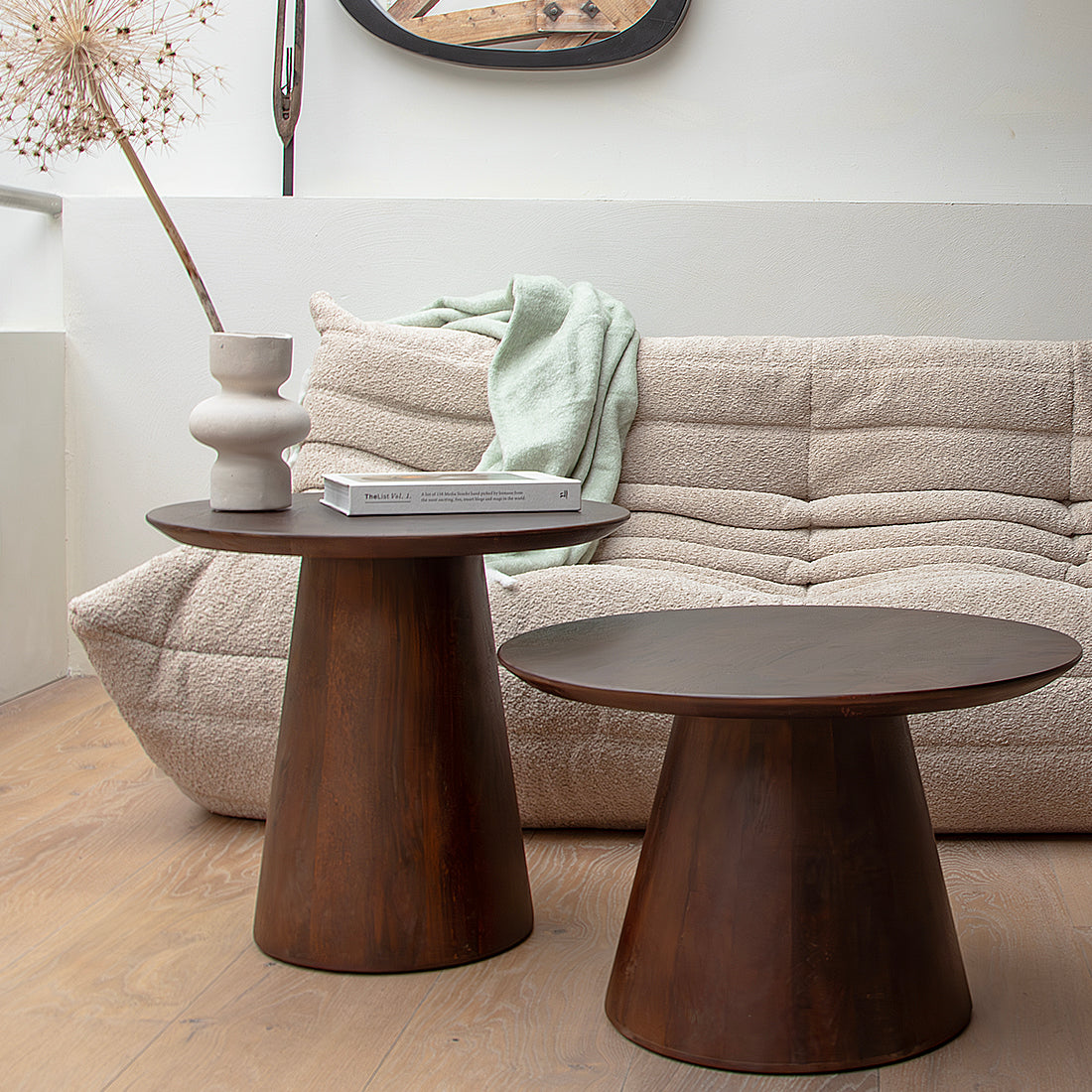 Mangohouten bijzettafel met afgeronde rand (bullnose), kegel Ø 55 cm
